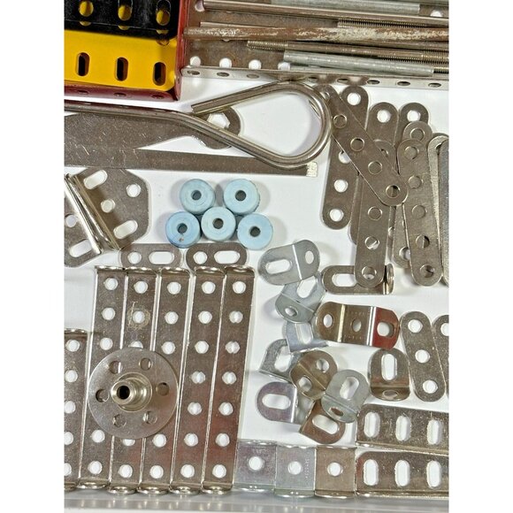 Meccano Metal and Plastic Construction Pieces UK Toy With 3 Manuals Mixed Lot - Picture 5 of 16
